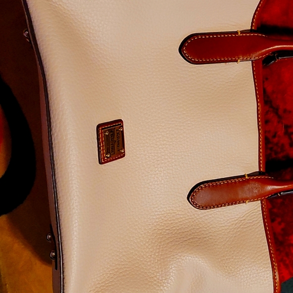 Dooney and Bourke leather bag - Picture 1 of 5